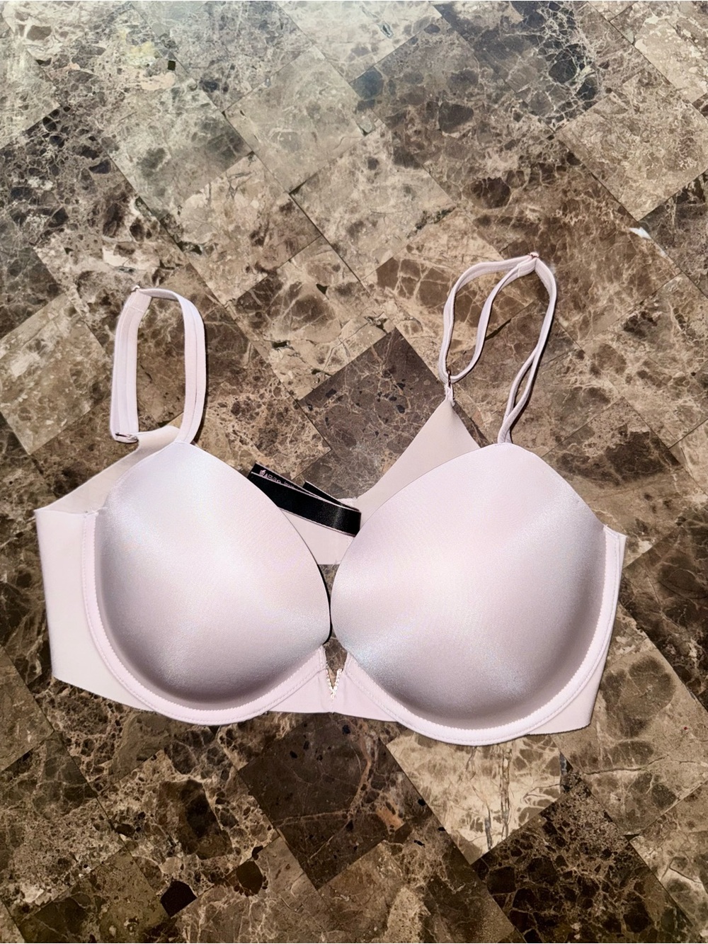 Victorias Secret lightly lined push up bra 34D nude